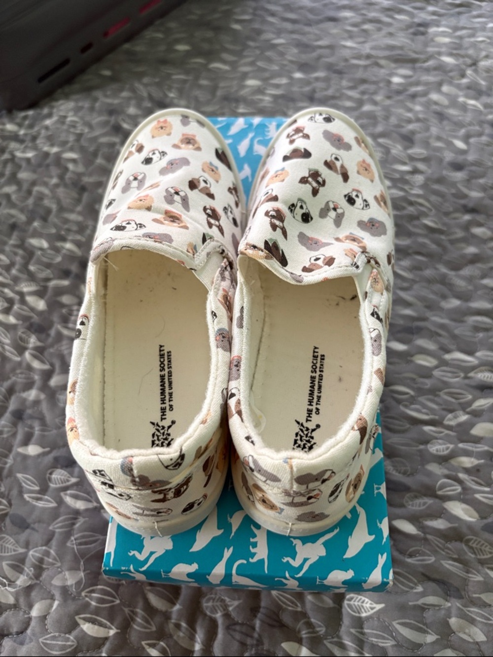 Brand New super cute Women’s Slip-On Dog Print Canvas Shoes - White size 6 - Picture 3 of 4